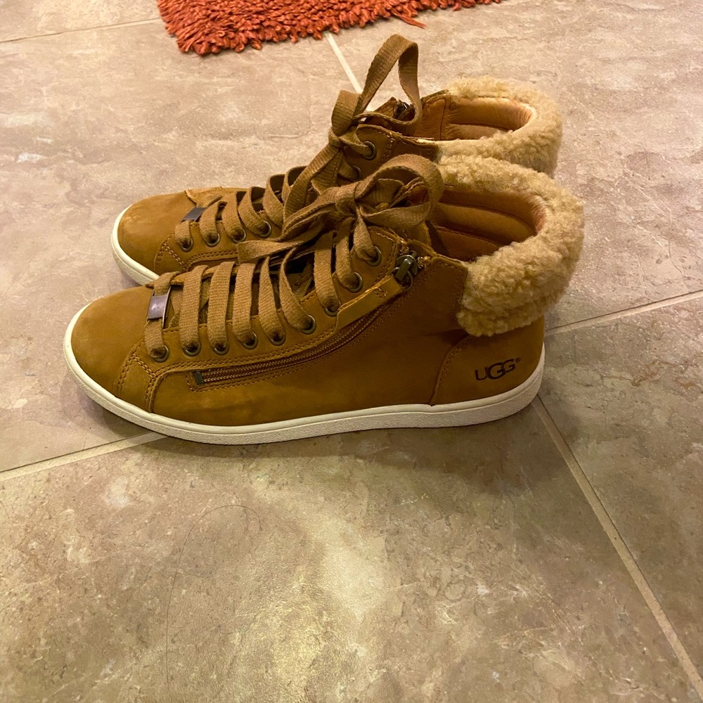 Ugg booties worn only a few times. Like new!!